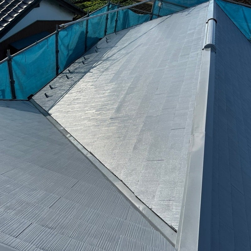 屋根下塗り（2回目）完了